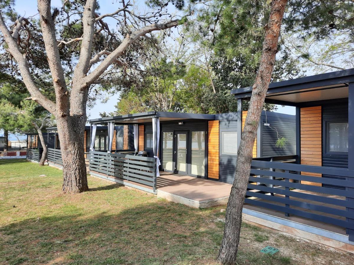 Sand & Relax Privlaka - Mobile Home Gloria Экстерьер фото