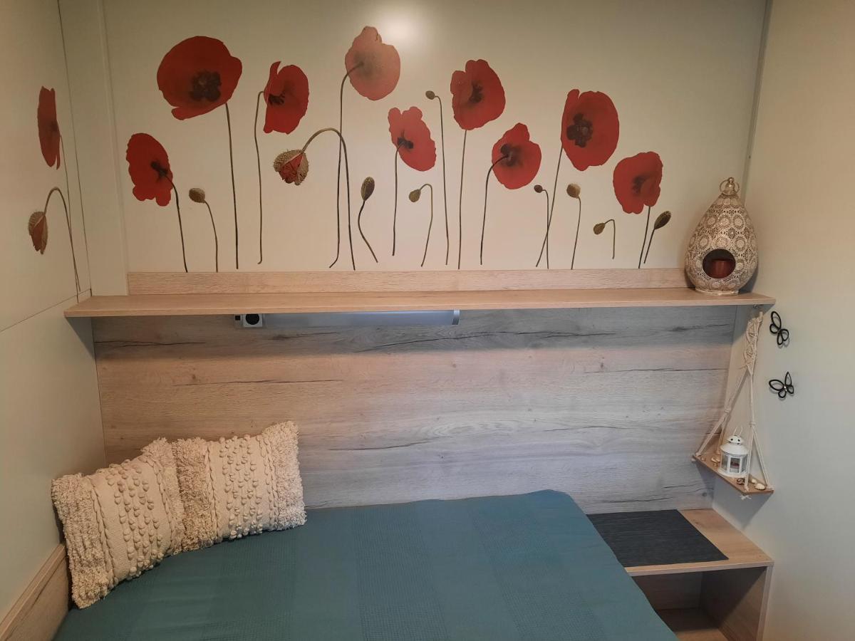 Sand & Relax Privlaka - Mobile Home Gloria Экстерьер фото